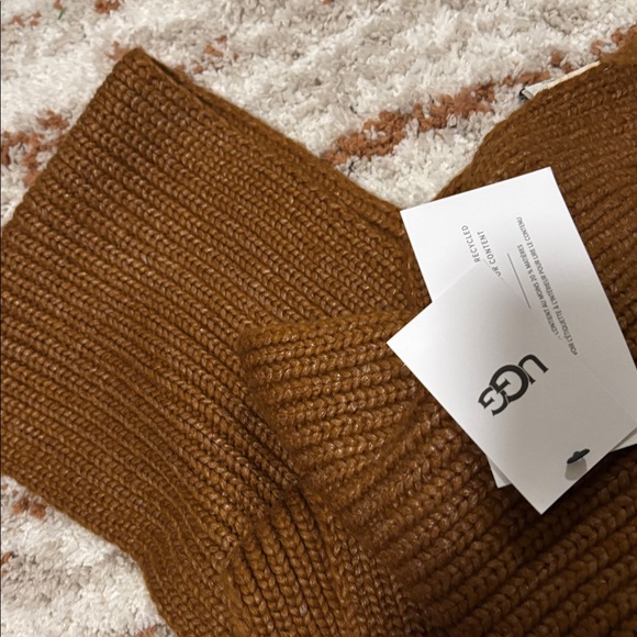 UGG - Picture 3 of 7